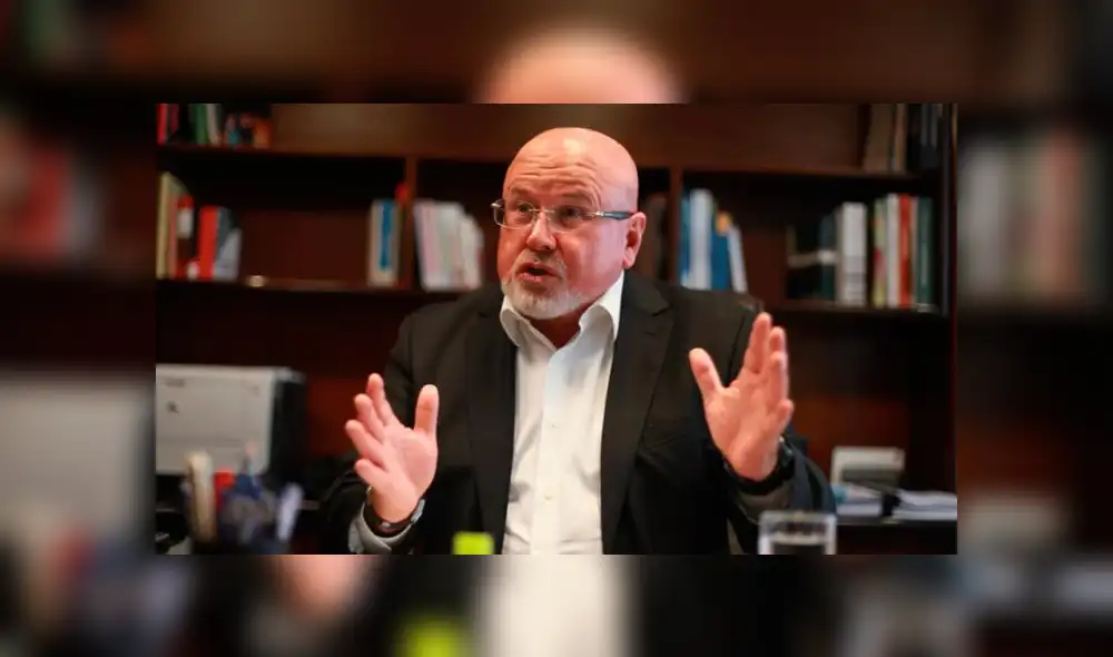 Carlos Bruce: “No se puede vacar a un presidente por sospechas”