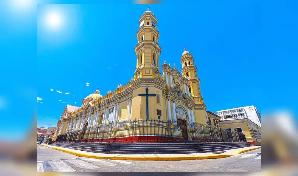 Visitantes ingresarán a iglesias con mascarillas.