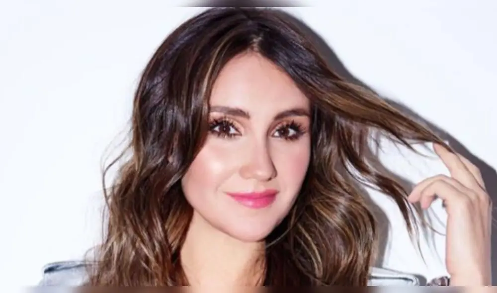 Dulce María muestra su ‘pancita’ de embarazada