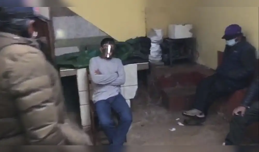 La Policía intervino varios locales en Santiago, donde se halló gente reunida. Decían que esperaban comida. Foto: PNP La Policía intervino varios locales en Santiago, donde se halló gente reunida. Decían que esperaban comida. Foto: PNP