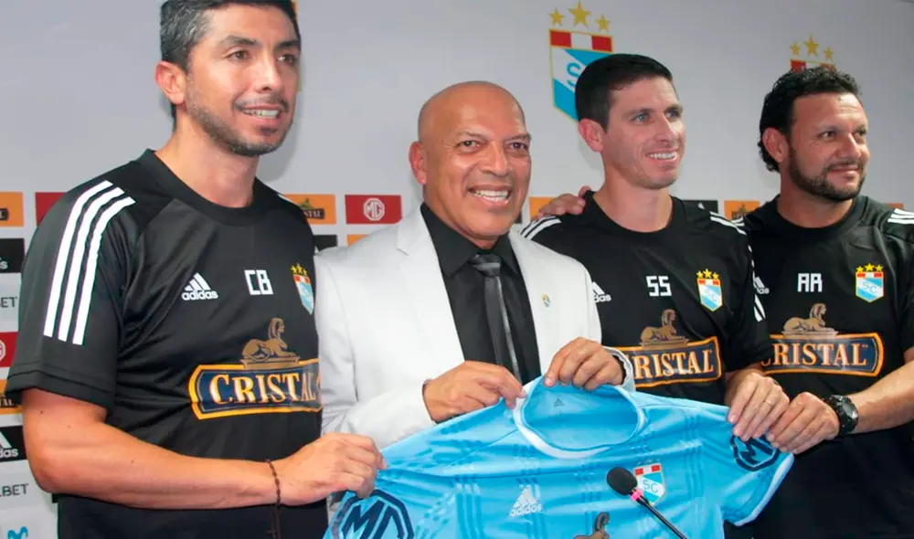 Roberto Mosquera fue presentado en Sporting Cristal