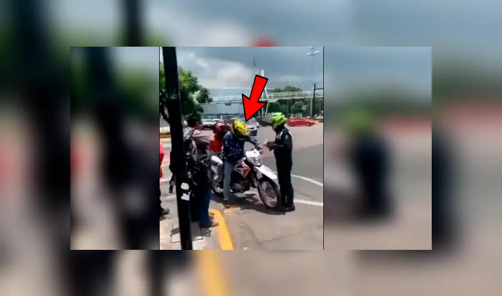 Vía YouTube. Joven motociclista trató de escapar de policía junto con su acompañante, pero su huida no salió como lo esperaba
