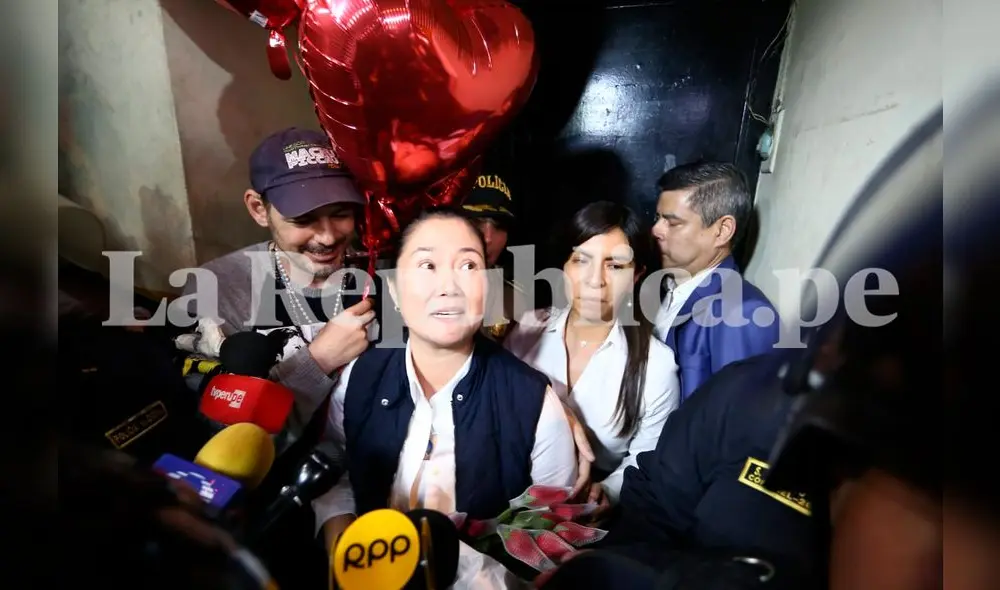 Keiko Fujimori declara ante los medios de comunicación. Foto: Michael Ramón / La República.