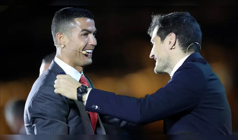 Cristiano Ronaldo se reencontró con Iker Casillas. El exportero del Real Madrid fue condecorado con un reconocimiento especial. Foto: EFE/ALI HAIDER. Cristiano Ronaldo se reencontró con Iker Casillas. El exportero del Real Madrid fue condecorado con un reconocimiento especial. Foto: EFE/ALI HAIDER.