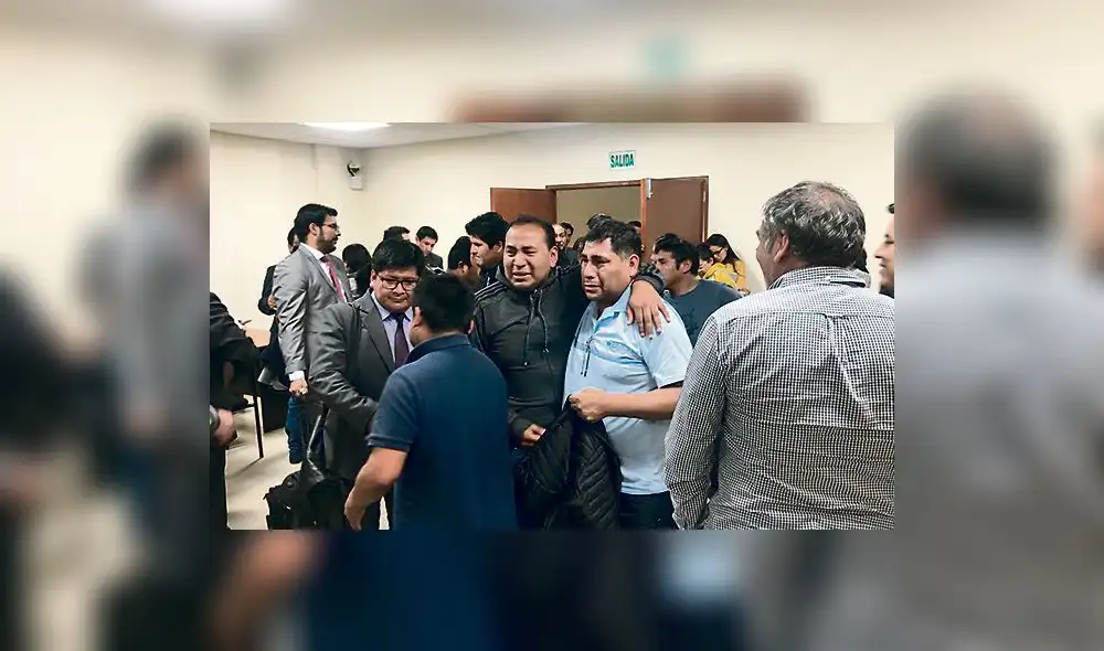 Libres. Transportistas salieron de juzgado entre lágrimas.