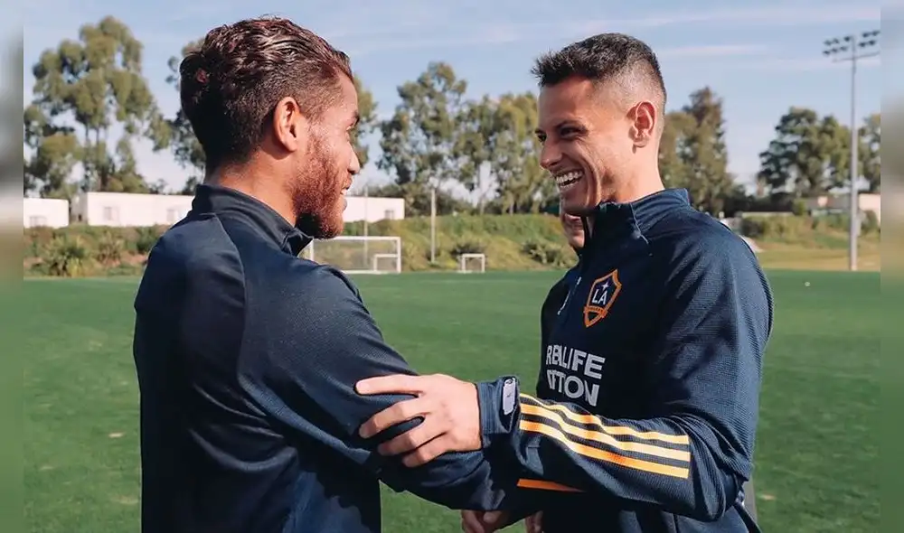 Jonathan Dos Santos recibió al 'Chicharito' Hernández en los entrenamientos de Los Ángeles Galaxy. (Foto: Fútbol Gurú)