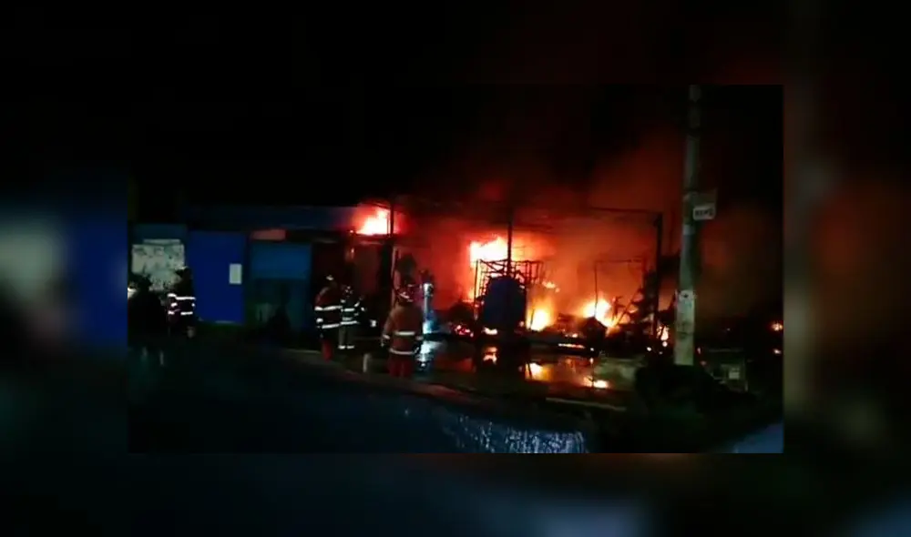Los voluntarios de hasta tres unidades de la compañía de Bomberos tuvieron que intervenir en la emergencia. Los voluntarios de hasta tres unidades de la compañía de Bomberos tuvieron que intervenir en la emergencia.