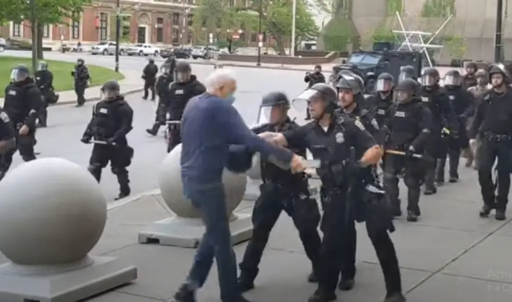 El hombre fue trasladado al hospital, su condición es "grave". Foto: WBFO El hombre fue trasladado al hospital, su condición es "grave". Foto: WBFO