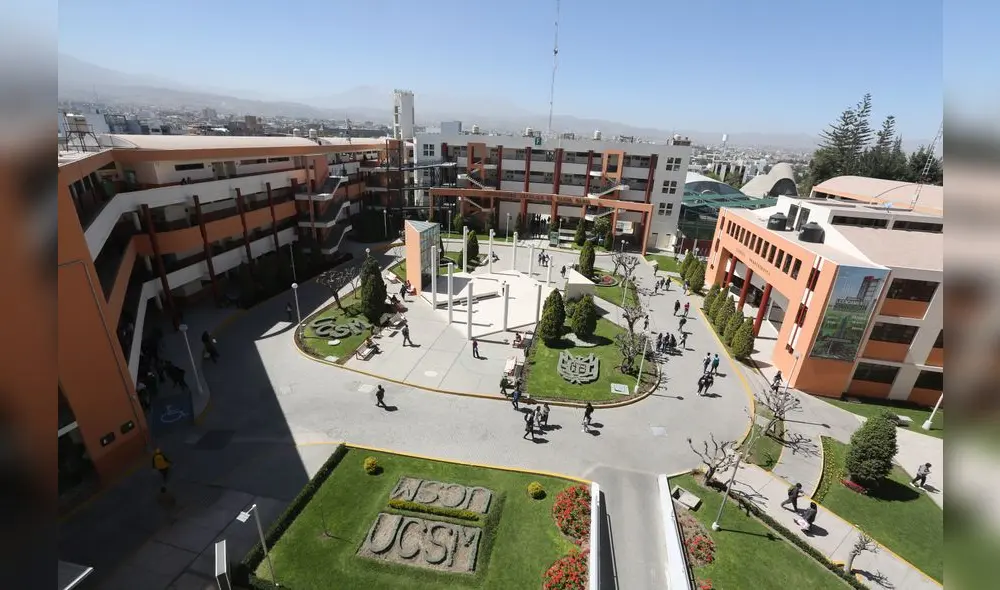 Dilema. U. Católica asegura que su sede en Camaná está totalmente saneada.