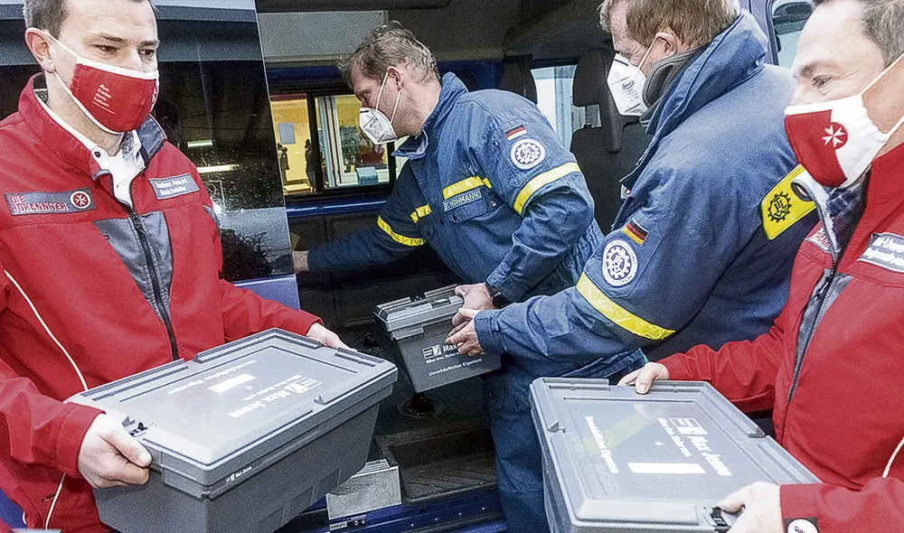 Bomberos vacunas AFP Bomberos vacunas AFP