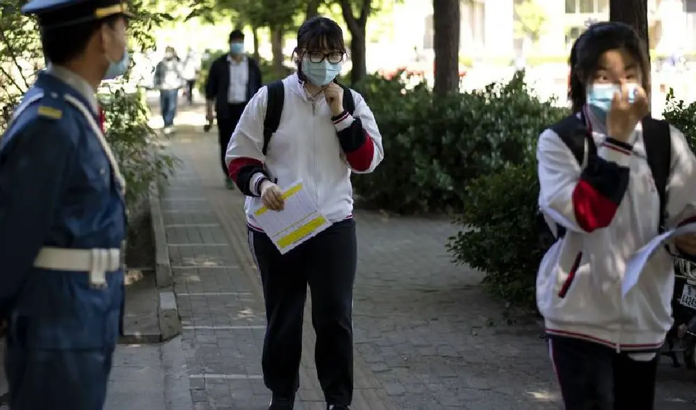 Los colegios permacieron cerrados desde enero, sin embargo, desde este lunes han vuelto a abrir sus puertas. Foto: AFP Los colegios permacieron cerrados desde enero, sin embargo, desde este lunes han vuelto a abrir sus puertas. Foto: AFP