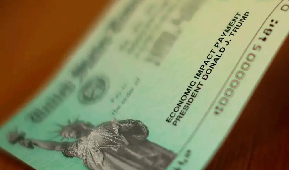 El Senado decidirá si el monto de este segundo cheque de estímulo asciende a 2.000 dólares. Foto: AFP