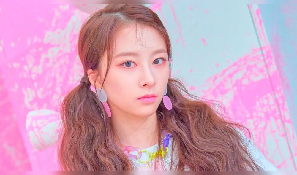 Yun Kyoung es una  cantante y bailarina del grupo Rocket Punch. Nació el 1 de noviembre de 2001.