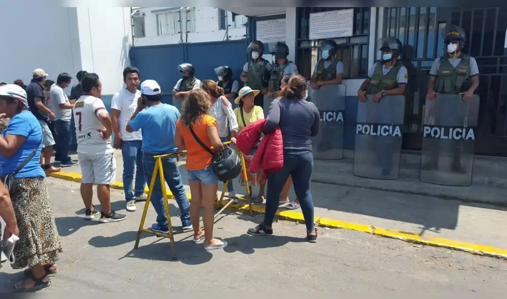 Familiares de reos muertos en motín de El Milagro reclaman a Policía