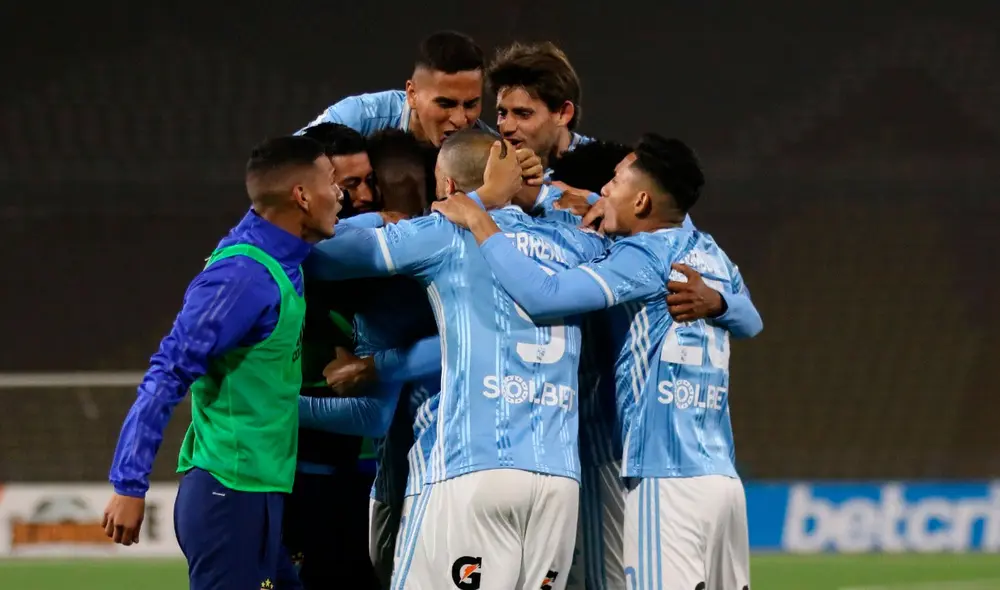 Cristal venció 2-1 a Ayacucho con goles de Sandoval y Cazulo. Foto: Liga 1