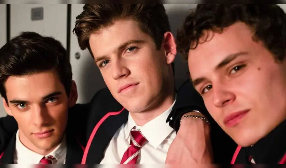 Élite, protagonistas se dan romántico beso. Élite, protagonistas se dan romántico beso.