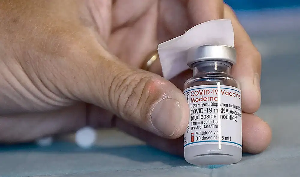 COVID-19, vacuna moderna COVID-19, vacuna moderna