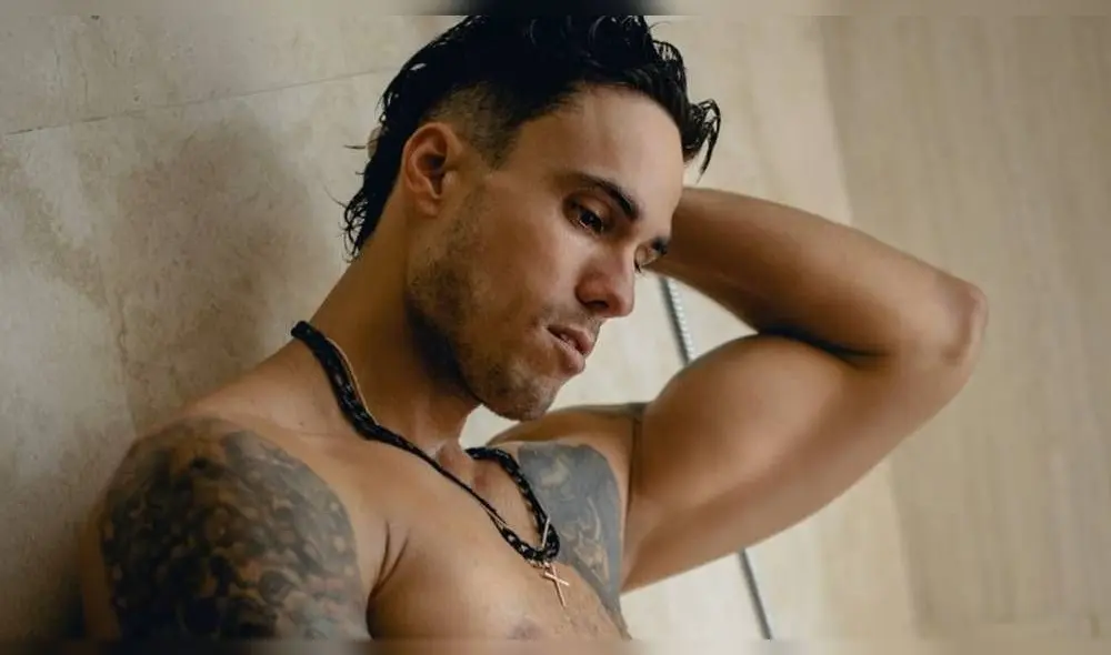 "Me creo mi propia película y me sumerjo en mundos irreales”, se lee en la primera parte de la extensa publicación. (Foto: Instagram)