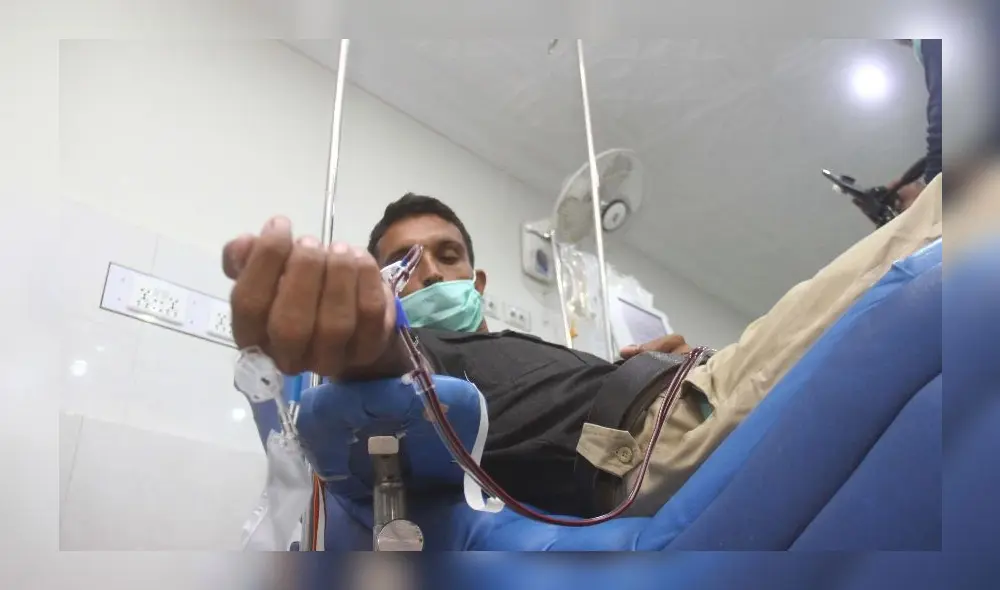 Personas que se recuperaron de la COVID-19 pueden donar su plasma en el hospital Rebagliati. Foto: EFE. Personas que se recuperaron de la COVID-19 pueden donar su plasma en el hospital Rebagliati. Foto: EFE.