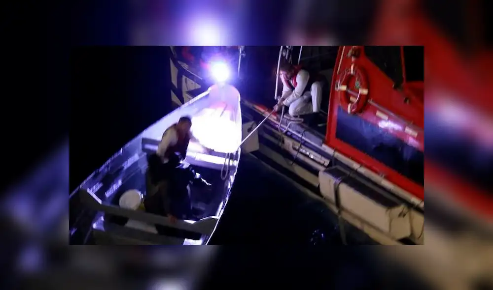 Crucero rescató a dos pescadores perdidos desde hace 20 días en el mar Caribe