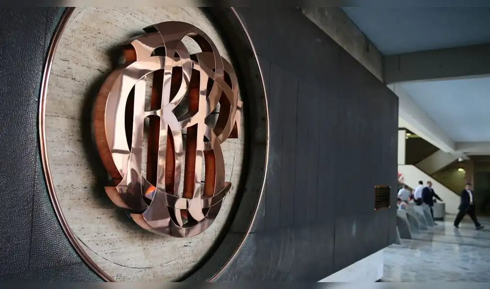 Conozca los pasos para identificar las monedas falsas en forma sencilla