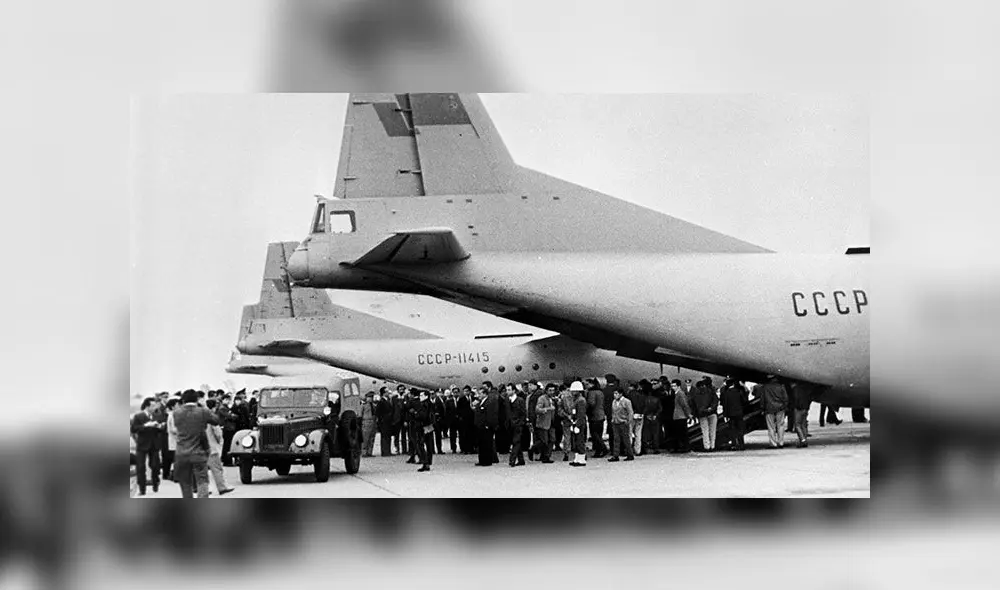 Los aviones soviéticos con suministros humanitarios en el aeropuerto de Lima. Foto: Valeriy Shustov / Sputnik Los aviones soviéticos con suministros humanitarios en el aeropuerto de Lima. Foto: Valeriy Shustov / Sputnik