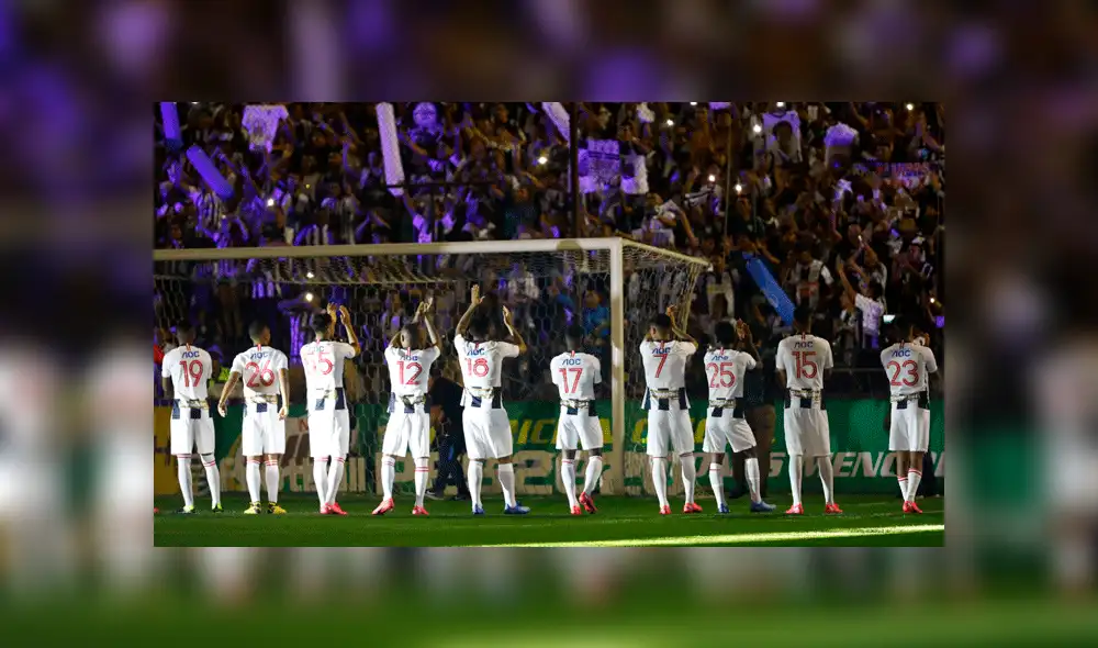 Alianza Lima recaudó más dinero que Universitario en la presentación del equipo. Alianza Lima recaudó más dinero que Universitario en la presentación del equipo.