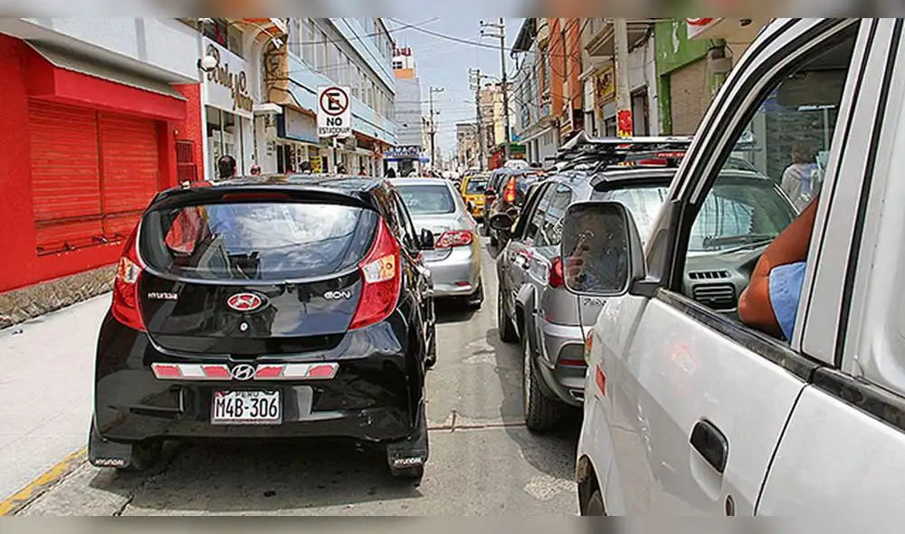 Vehiculos no cumplen con normas implementadas por MPCh.