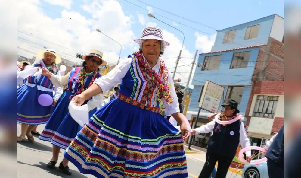 Arequipa: Realizaron colorido pasacalle por carnavales en Mariano Melgar [FOTOS]