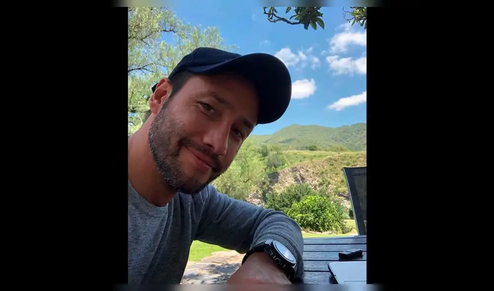 Luciano Pereyra emocionó a fans al cantar con artista callejero