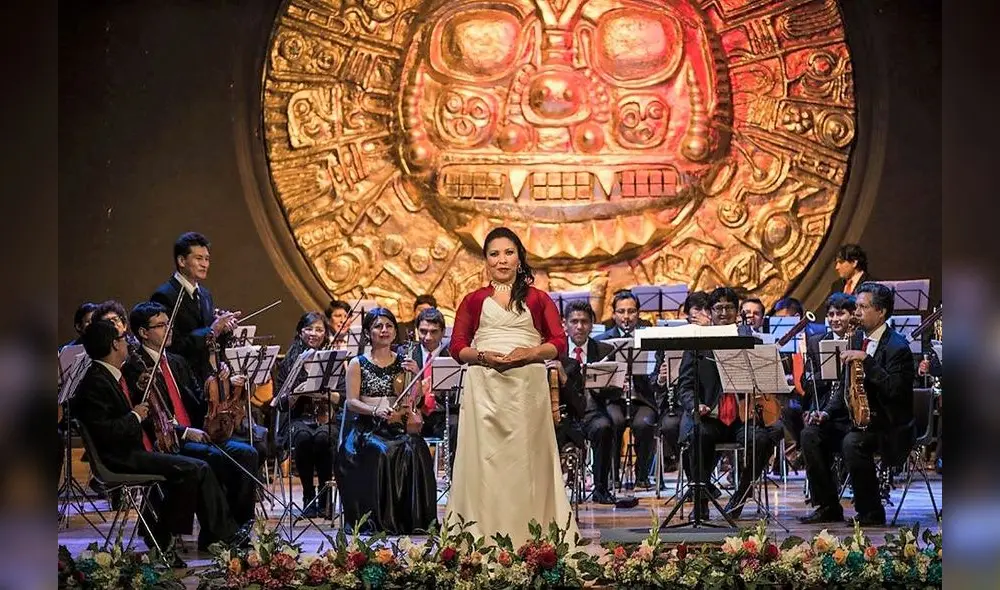 Soprano lírica, Gladis Huamán junto a la Orquesta Sinfónica del Cusco.
