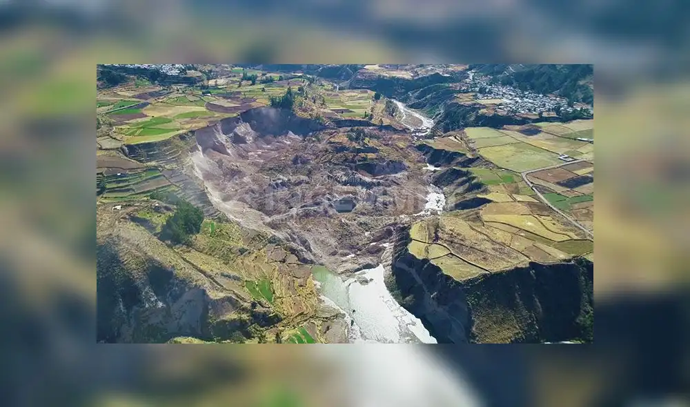 Ingemmet captó imágenes del deslizamiento con drone. Ingemmet captó imágenes del deslizamiento con drone.
