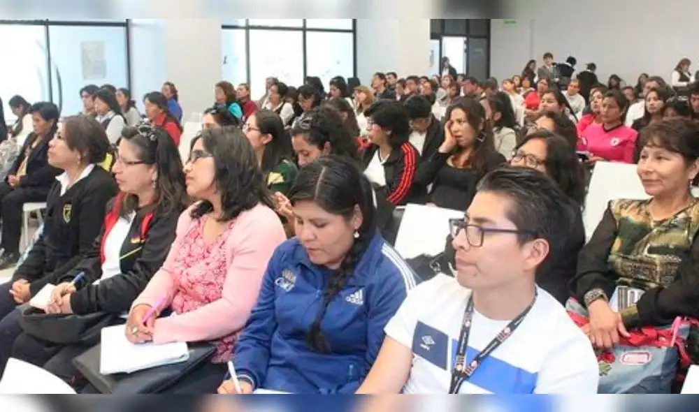 Docentes en Arequipa fueron capacitados para tratar temas de bullying y maltrato. Docentes en Arequipa fueron capacitados para tratar temas de bullying y maltrato.