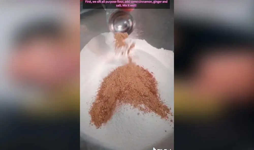 Desliza las imágenes para ver los pasos de la preparación de esta galleta con forma de un famoso personaje de Shrek. Foto: captura de TikTok/@frxnccesco Desliza las imágenes para ver los pasos de la preparación de esta galleta con forma de un famoso personaje de Shrek. Foto: captura de TikTok/@frxnccesco