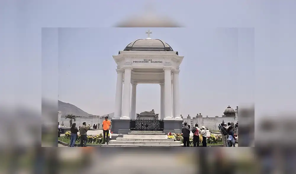 Miles de personas peregrinaron al cementerio Presbítero Maestro [FOTOS]