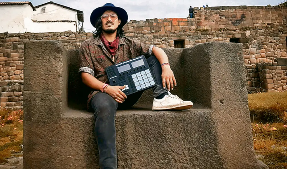 Puedes encontrar la música de Tayta Bird en la aplicación multiplataforma Spotify y ver su más reciente videoclip llamado 'Ancestros' en su canal de Youtube. Puedes encontrar la música de Tayta Bird en la aplicación multiplataforma Spotify y ver su más reciente videoclip llamado 'Ancestros' en su canal de Youtube.