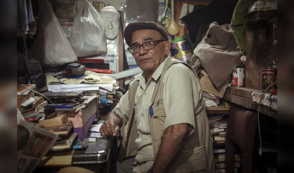 Escritor Cronwell Jara, Premio Casa de la Literatura 2019 Escritor Cronwell Jara, Premio Casa de la Literatura 2019