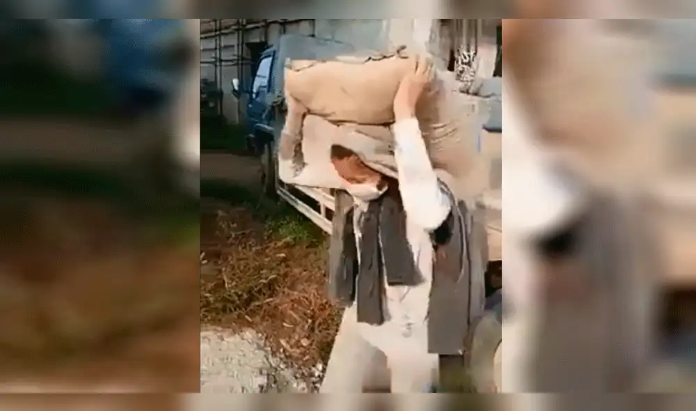 Facebook: Mujer carga cemento para mantener a sus hijos y todos la admiran [VIDEO]