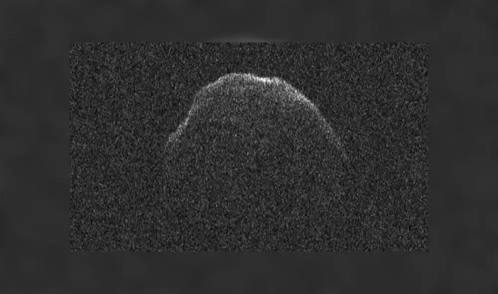Asteroide 1998 OR2 por el radiotelescopio de Arecibo mientras gira en su paso cercano a la Tierra. Crédito: NASA.