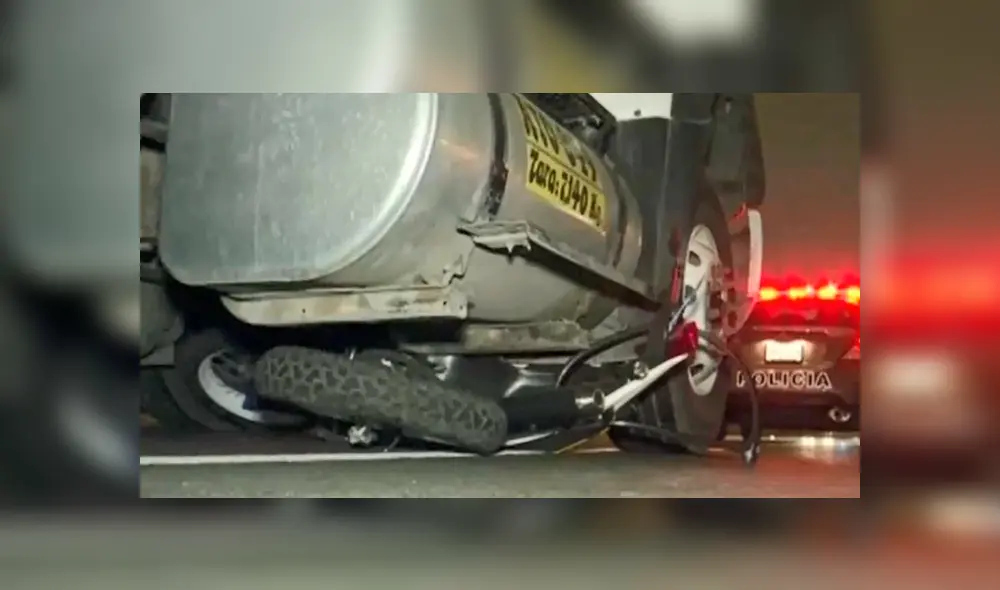 Camión arrolló y mató a joven motociclista de 27 años. Foto: Captura de video Camión arrolló y mató a joven motociclista de 27 años. Foto: Captura de video