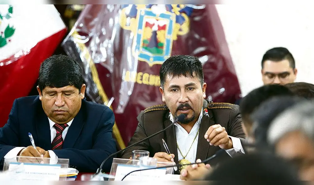 acudió. El gobernador Elmer Cáceres Llica aseguró que asistirá a nuevas sesiones del Consejo Regional de Arequipa.