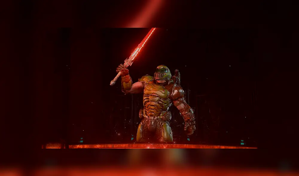 Doomguy empuñando la espada crisol en el reciente tráiler de Doom Eternal.