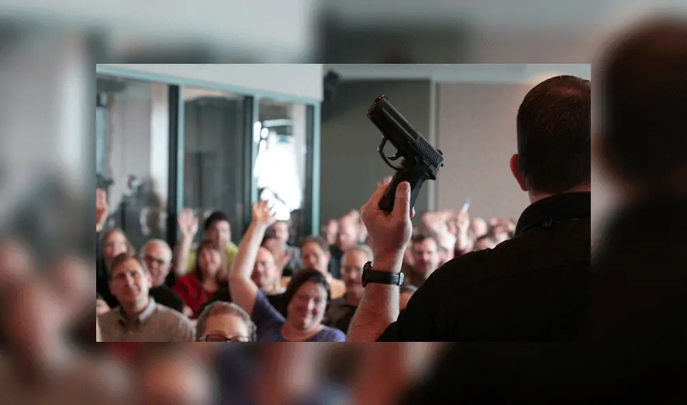 Florida: Maestros podrán llevar armas para defender a sus alumnos de tiroteos Florida: Maestros podrán llevar armas para defender a sus alumnos de tiroteos