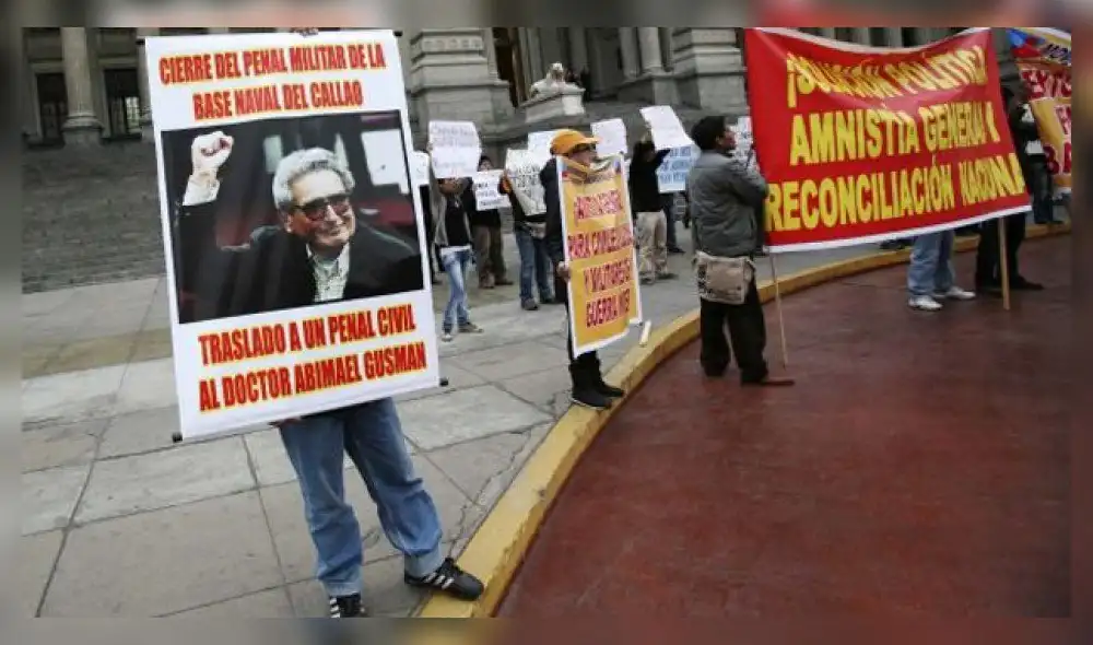 Octavio Salazar: Ley sobre el terrorismo permitirá regular marchas del Movadef Octavio Salazar: Ley sobre el terrorismo permitirá regular marchas del Movadef