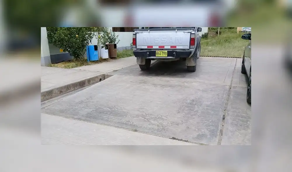 #YoDenuncio: vehículos impiden el uso de rampa para discapacitados