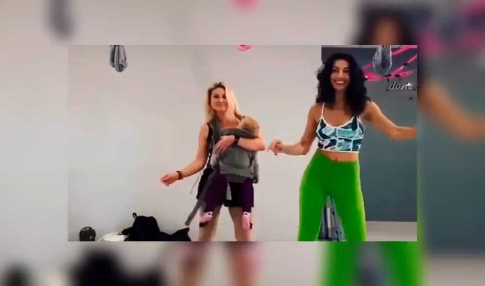 En YouTube, una madre sorprendió con sus movimientos a ritmo de bachata acompañada de su bebé. En YouTube, una madre sorprendió con sus movimientos a ritmo de bachata acompañada de su bebé.