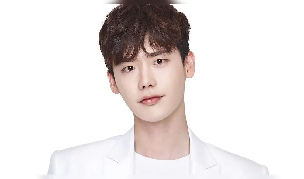 1.  Lee Jong Suk