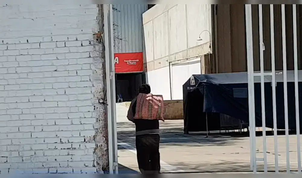 Impiden retorno de paciente recuperado a su casa