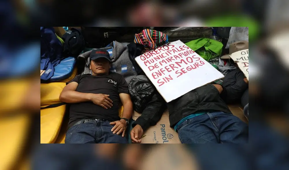 Exigencia. Extrabajadores de la municipalidad de Miraflores afirman que su despido fue injustificado, por lo que piden su reposición inmediata. (Foto: Jorge Cerdán / La República)