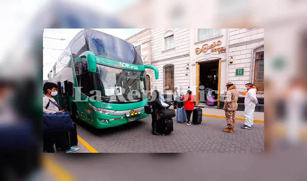Primer grupo de 128 arequipeños arribaron este domingo a Arequipa. Primer grupo de 128 arequipeños arribaron este domingo a Arequipa.